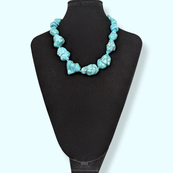 V. Graduated Chunky Dyed Howlite Knotted Necklace - Picture 2 of 6